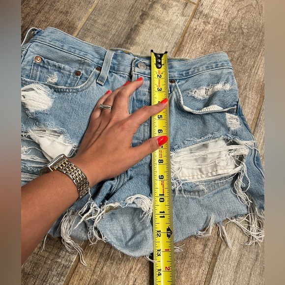 Levi's 501 Premium Quality High Rise Capital E High-Rise Distressed Denim Shorts - Picture 8 of 8